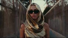 Miley Cyrus - Flowers (Official Video)